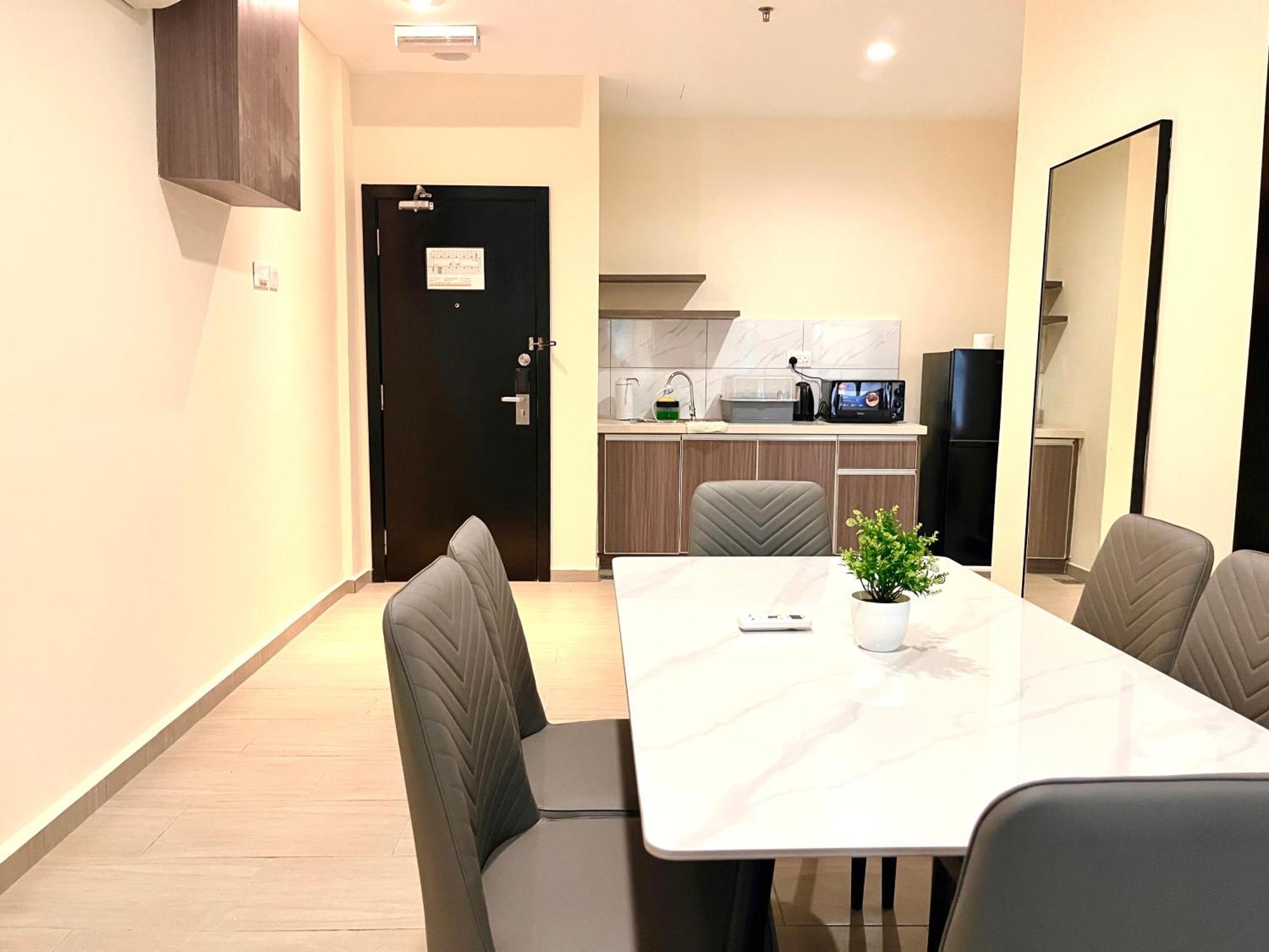 Hillland Apartment Ayer Keroh